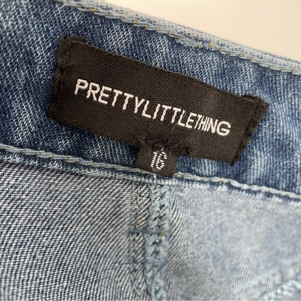 NEW! Pretty Little Thing Bum Rip Jeans - Picture 12 of 15